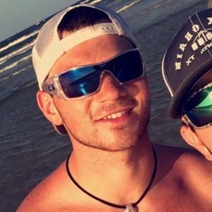 Meet your Posher, Logan